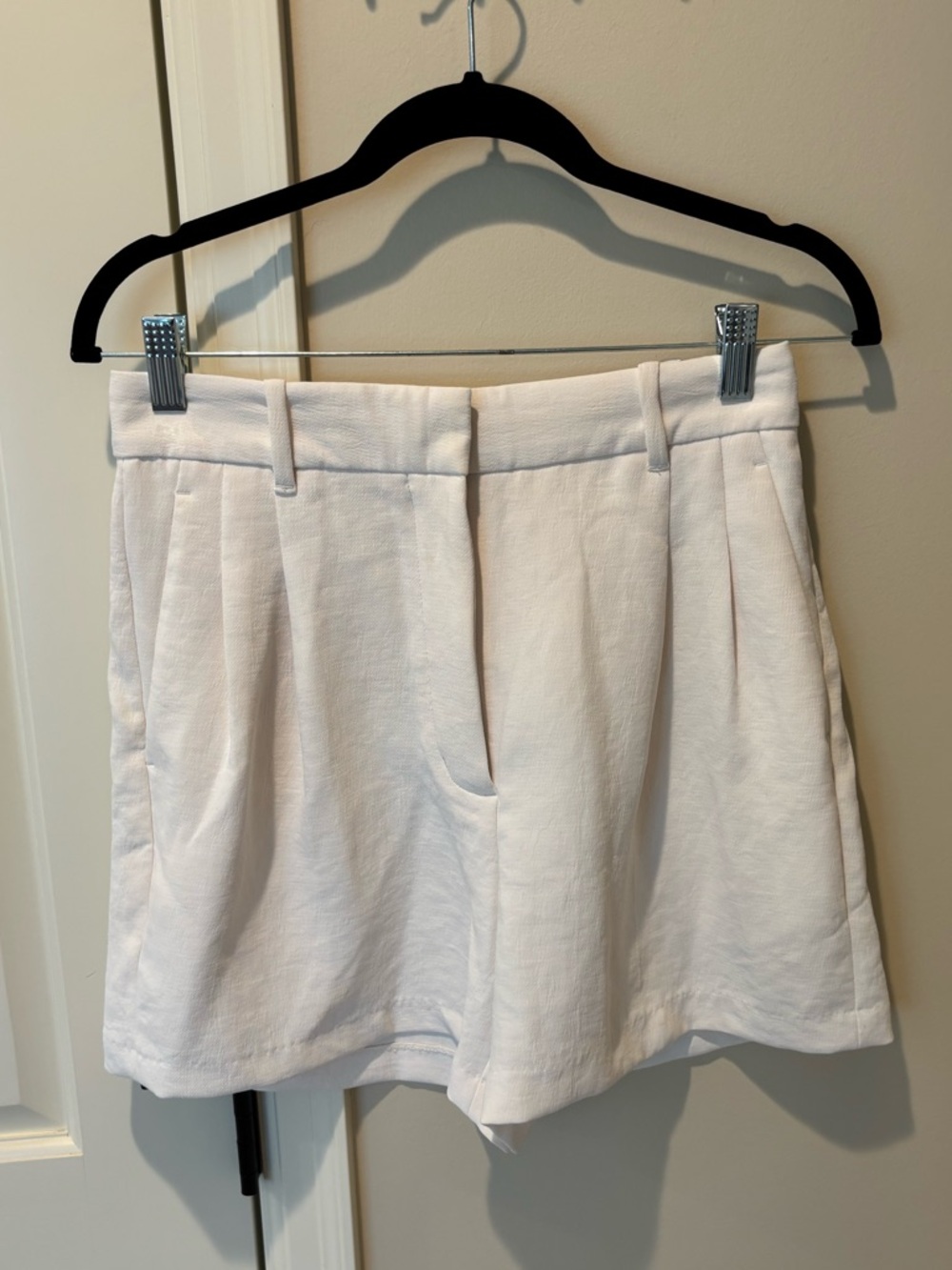 Aritzia Effortless Short 5” - Picture 4 of 7